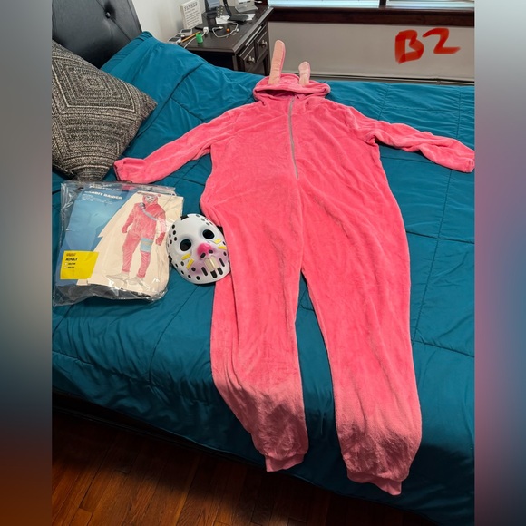 Adult Fortnite rabbit raider costume MD/LG - Picture 1 of 7